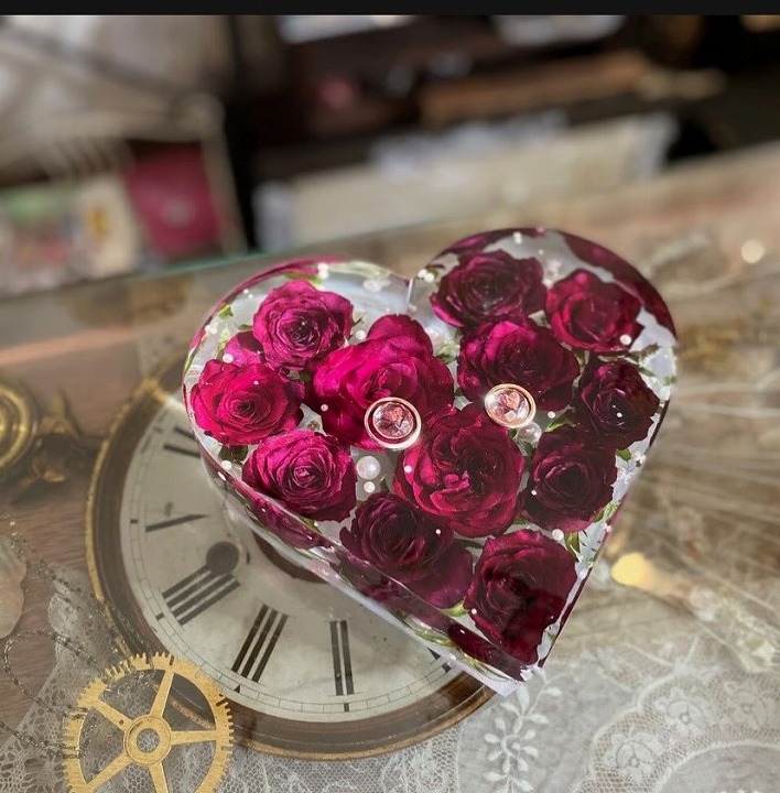 ダズンローズのレジンハートオブジェ